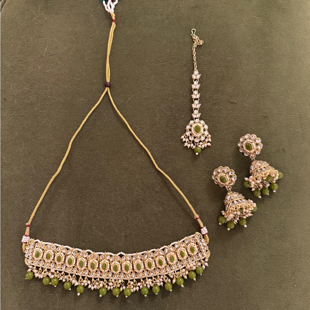 Olive Green Indian Kundan Choker Set with Choker, Earrings and Maang Tikka